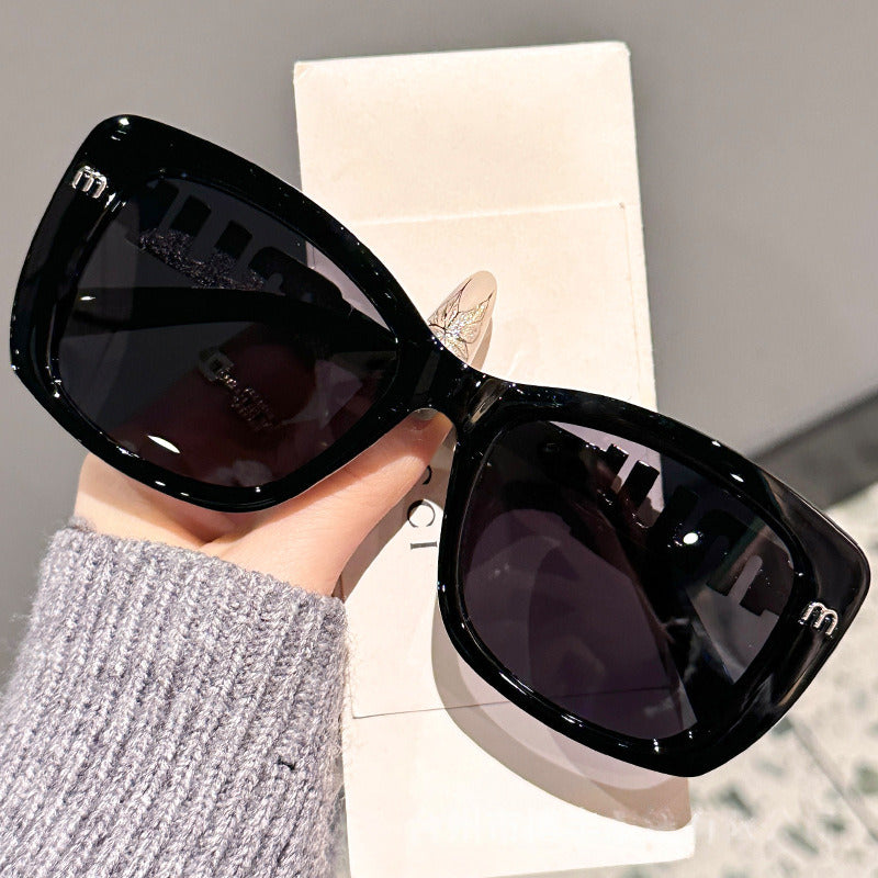Elegant Cat-Eye Sunglasses – UV400 Polarized, Face-Slimming Chic