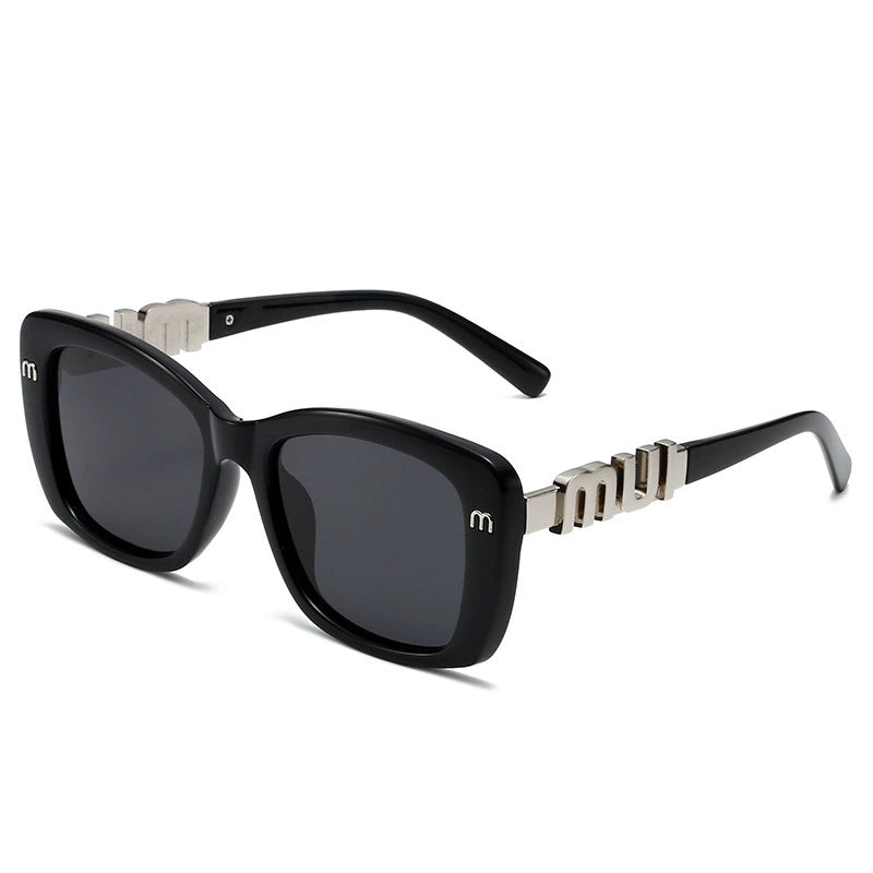 Elegant Cat-Eye Sunglasses – UV400 Polarized, Face-Slimming Chic
